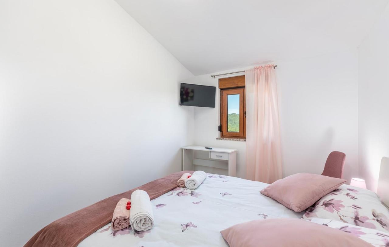 Terre Bianche With Private Pool And Whirlpool *