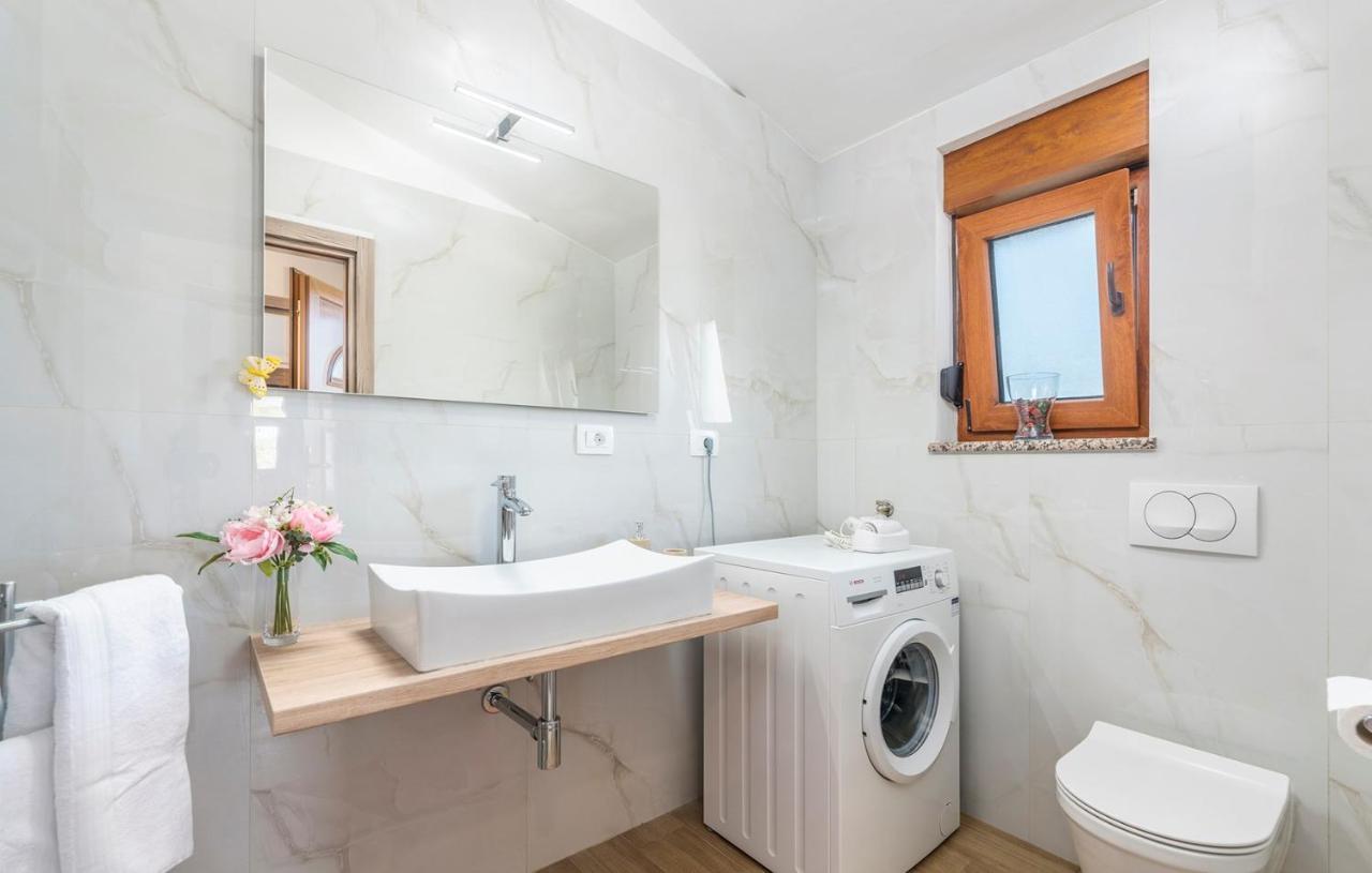 Terre Bianche With Private Pool And Whirlpool