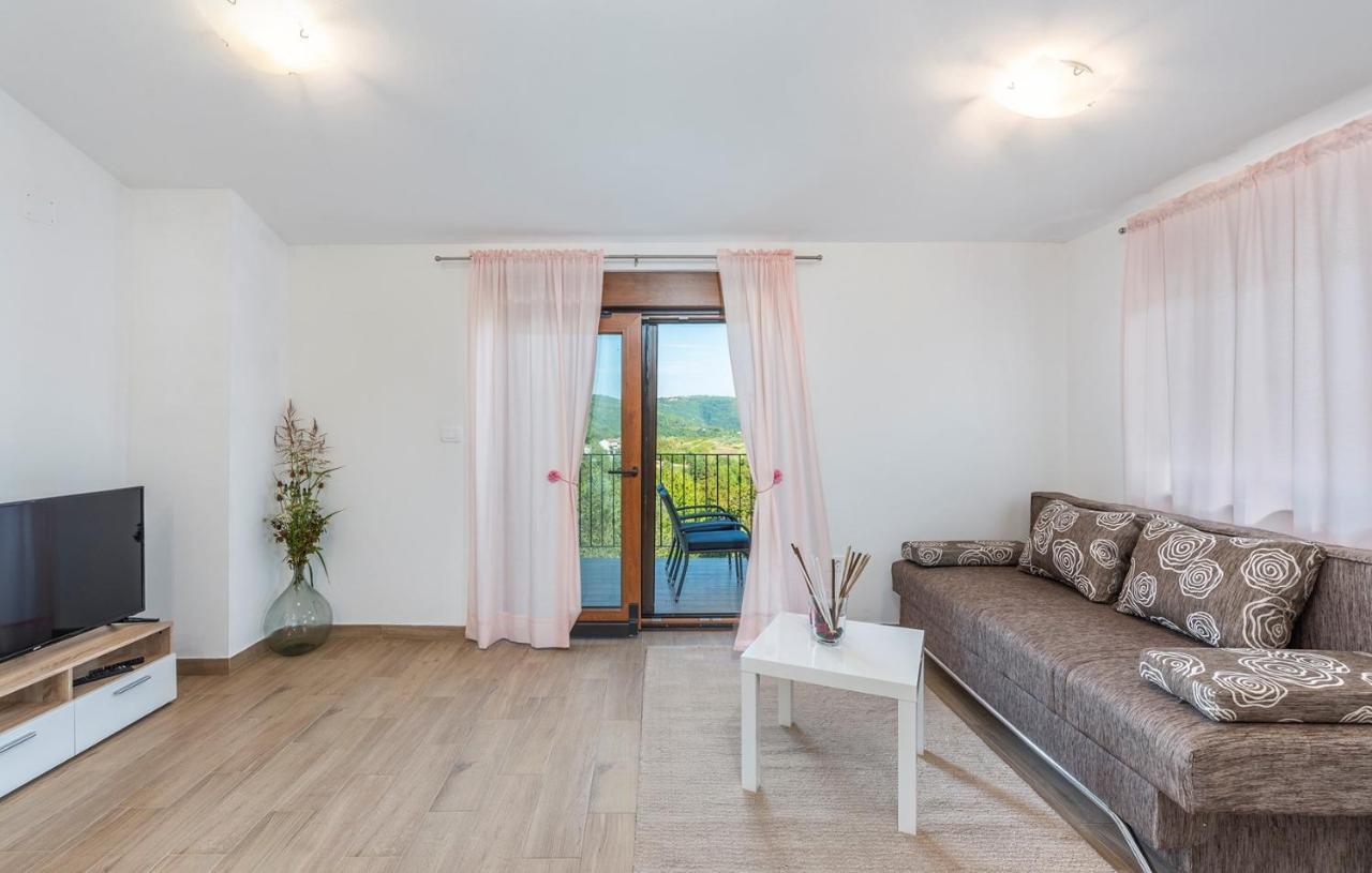 Terre Bianche With Private Pool And Whirlpool Holiday home *