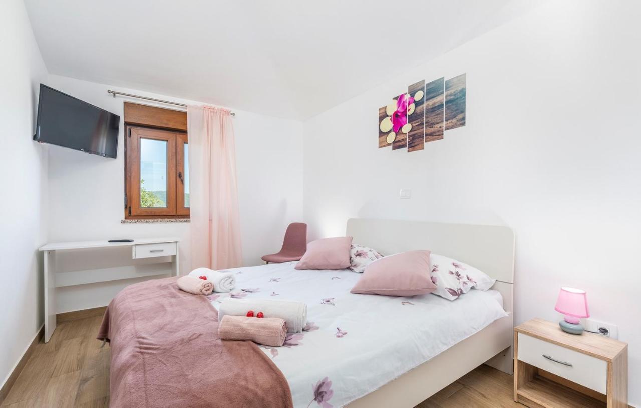 Terre Bianche With Private Pool And Whirlpool * Buje